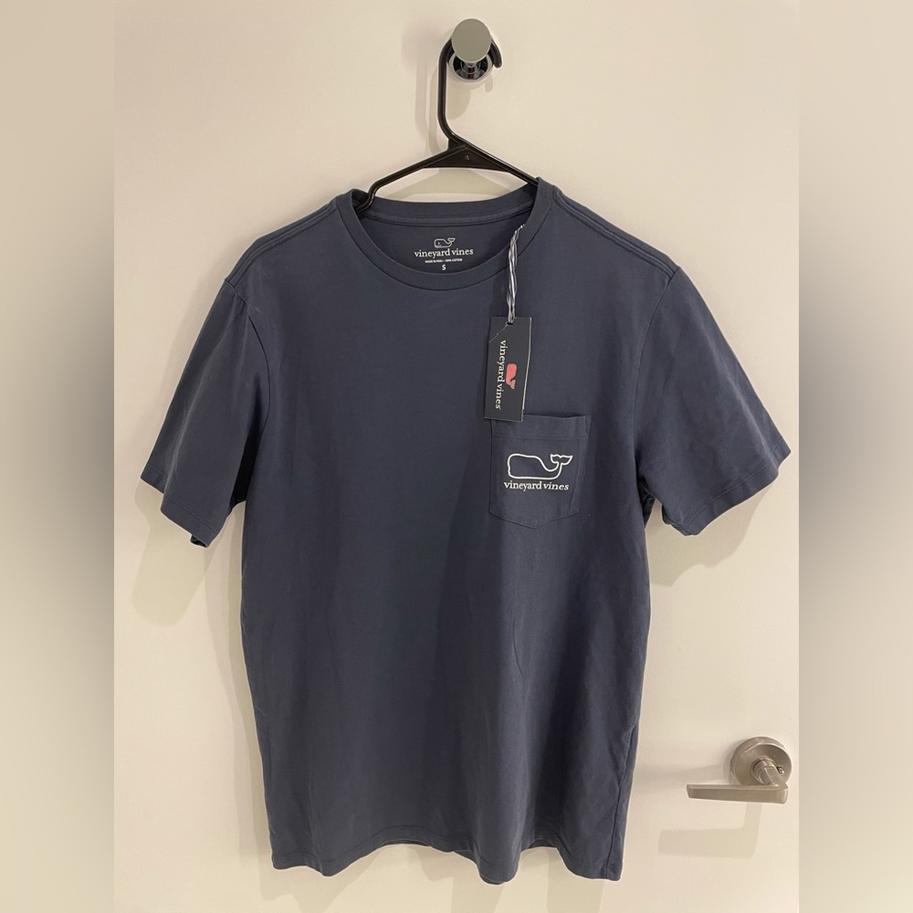 Vineyard Vines - T-Shirt - NWT (Small)